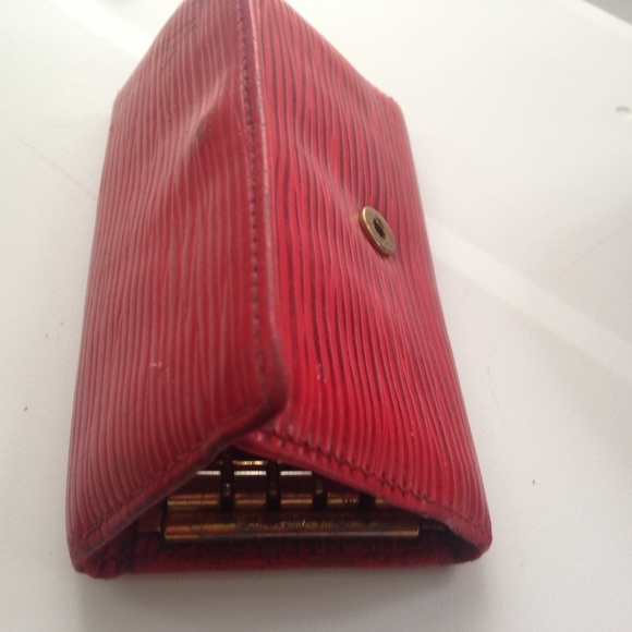 Authentic, Louis Vuitton, Red Epi Leather 4-Hooks - Picture 3 of 7